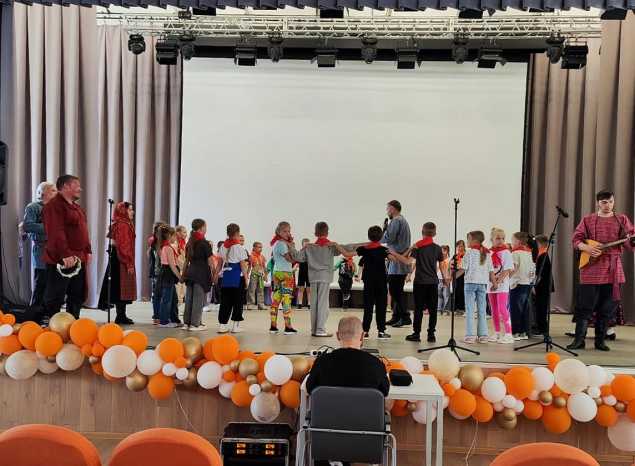 «Миряне» устроили «Дискотеку Крутуху» в средней школе им. Л.Б. Ермина